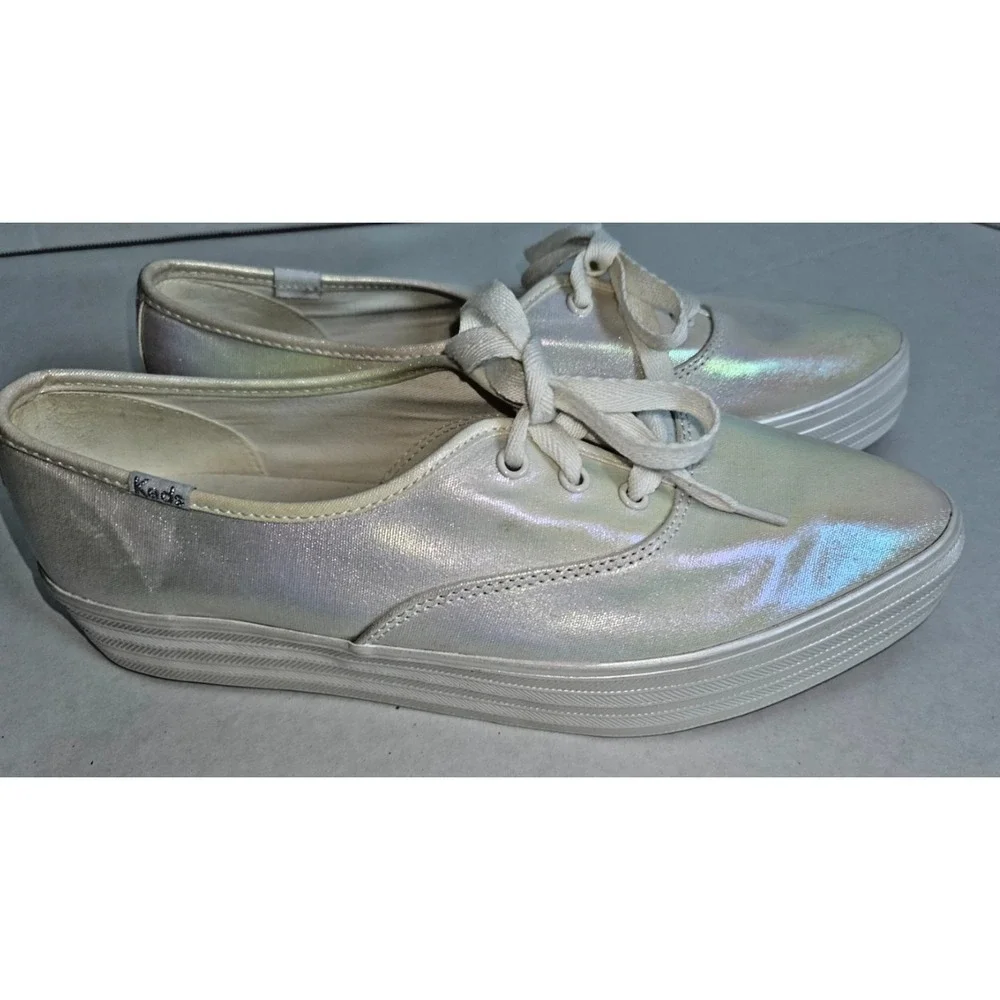 Keds Metallic Iridescent Silver Pointy Toe Platform Womens Shoe Size 9.5 WF67726